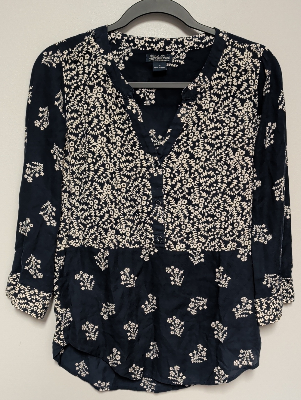 Lucky Brand Navy and Cream Floral V-Neck Henley Blouse